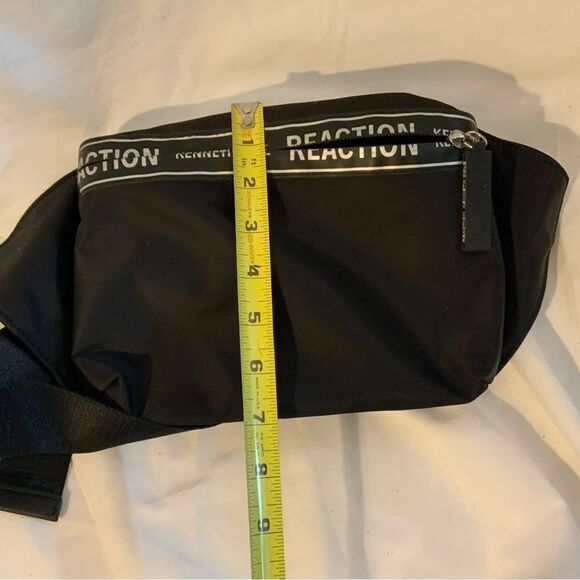 KENNETH COLE Waist Bag REACTION Fanny Pack Purse Seatbelt Strap Black EUC! - Picture 7 of 8
